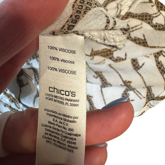 Chico’s Size 2 (L/XL) Giraffe Print Button Down Animal Print Safari Shirt F422 - Picture 7 of 8